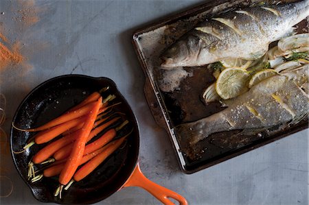 Nature morte de truites et de carottes Photographie de stock - Rights-Managed, Code: 700-03622998