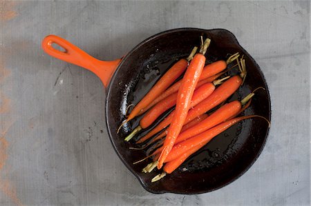 ferro fundido - Still Life of Carrots Foto de stock - Direito Controlado, Número: 700-03622999