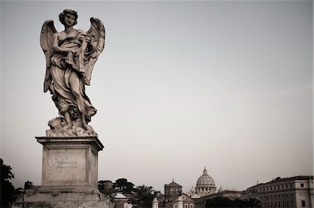 engel - Angel Statue sur Ponte Sant ' Angelo, Rome, Lazio, Italie Photographie de stock - Rights-Managed, Code: 700-03638927