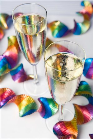 effervescing - Champagne Stock Photo - Rights-Managed, Code: 700-03638943