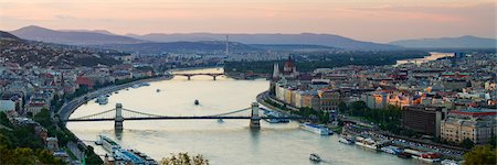 Pont des chaînes, rives du Danube, Budapest, Hongrie Photographie de stock - Rights-Managed, Code: 700-03638995