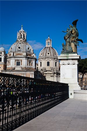 Santa Maria di Loreto and the National Monument of Victor Emmanuel II, Piazza Venezia, Rome, Italy Stock Photo - Rights-Managed, Code: 700-03639184