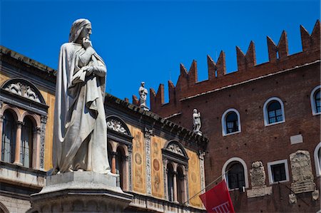 piazza dei signori - Statue of Dante, Piazza dei Signori, Verona, Veneto, Italy Foto de stock - Con derechos protegidos, Código: 700-03644420