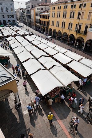 piazza - Market at Piazza Delle Erbe, Padua, Veneto, Italy Foto de stock - Con derechos protegidos, Código: 700-03644467