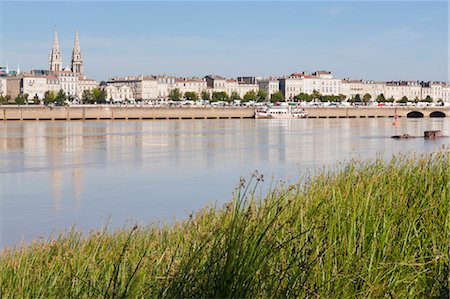 simsearch:700-03615913,k - View of Bordeaux and Garonne River, Aquitaine, France Foto de stock - Con derechos protegidos, Código: 700-03644747