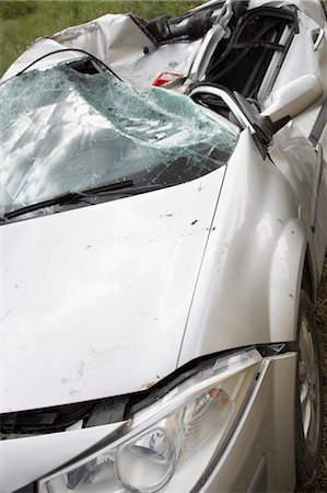 Smashed Car Foto de stock - Con derechos protegidos, Código: 700-03644905