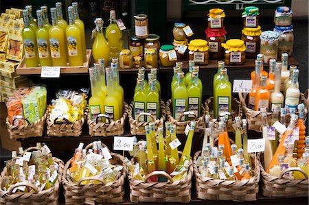 Flaschen Limoncello am Markt, Positano, Campania, Italien Stockbilder - Lizenzpflichtiges, Bildnummer: 700-03641103