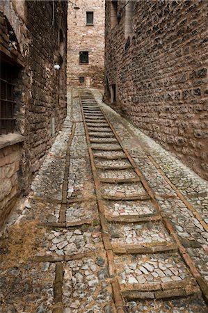 Cobblestone Street in Spello, Umbria, Italy Foto de stock - Con derechos protegidos, Código: 700-03641143