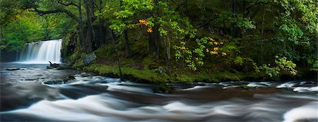 pureté (propreté) - Cascade et rivière, Parc National de Brecon Beacons, au pays de Galles Photographie de stock - Rights-Managed, Code: 700-03654436