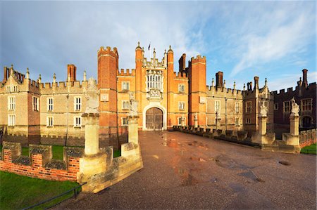 royal castle - Hampton Court Palace, London, England Foto de stock - Con derechos protegidos, Código: 700-03654509