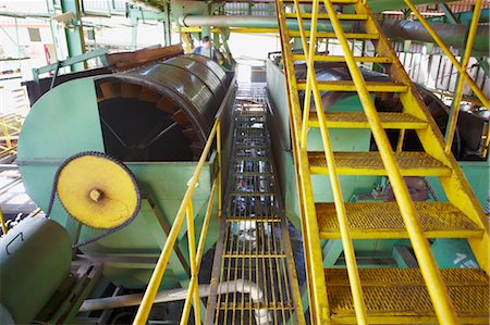 Machines de transformation des grains de café Photographie de stock - Rights-Managed, Code: 700-03654502