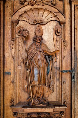 escultura a relieve - Detail of Door, Hof Church, Lucerne, Switzerland Foto de stock - Con derechos protegidos, Código: 700-03654591