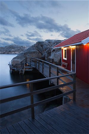 Red Shanty at Night, Bohuslaen, Sweden Foto de stock - Con derechos protegidos, Código: 700-03659274