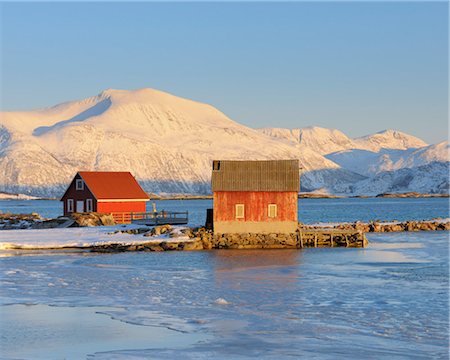 Village of Sommaroy, Kvaloy Island, Troms, Norway Foto de stock - Con derechos protegidos, Código: 700-03665491