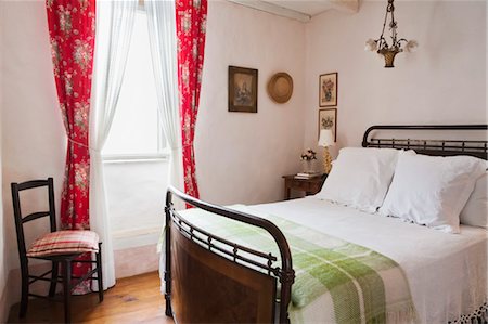 strauss/curtis - Bedroom, Caunes-Minervois, Aude, Languedoc-Roussillon, France Stock Photo - Rights-Managed, Code: 700-03665585