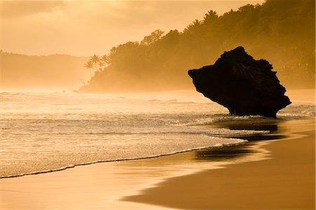 Formation rocheuse sur plage, Nihiwatu, Sumba (Indonésie) Photographie de stock - Rights-Managed, Code: 700-03665791