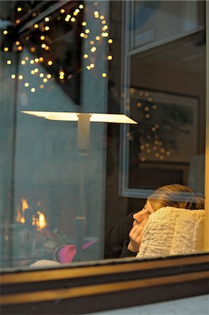 fire in hands - Woman Napping Foto de stock - Con derechos protegidos, Código: 700-03665859