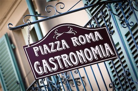 Restaurant Sign, Asti, Asti Province, Piedmont, Italy Foto de stock - Con derechos protegidos, Código: 700-03660106