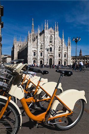 simsearch:700-03696812,k - Milan Cathedral, Milan, Province of Milan, Lombardy, Italy Stock Photo - Rights-Managed, Code: 700-03660121