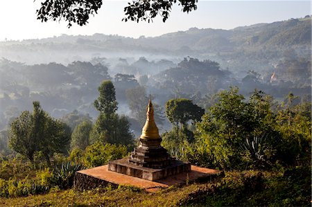 pegadas - Pagoda and View of Pindaya Valley, Shan State, Myanmar Stock Photo - Rights-Managed, Code: 700-03685815