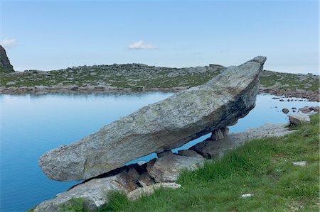 province of cuneo - Stone Sculpture near Lake, Maira Valley, Province of Cuneo, Italy Foto de stock - Con derechos protegidos, Código: 700-03681936