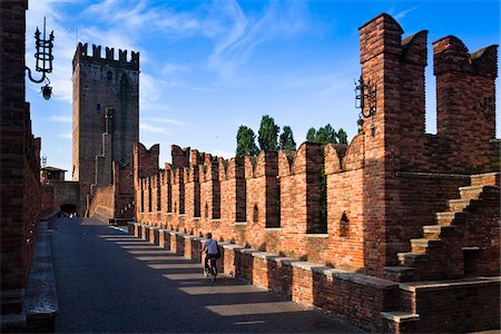 Castelvecchio Bridge, Verona, Veneto, Italy Stock Photo - Rights-Managed, Code: 700-03696835