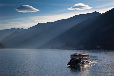 provincia di como - Ferry sur le lac de Côme, Lombardie, Italie Photographie de stock - Rights-Managed, Code: 700-03696831