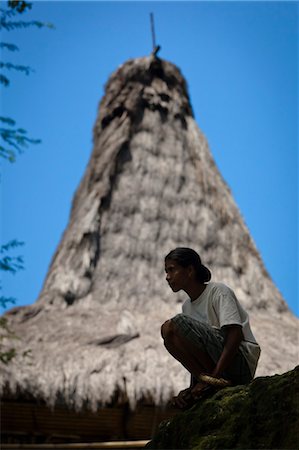 sans cession de droits - Femme accroupie, Pahola Village, Sumba (Indonésie) Photographie de stock - Rights-Managed, Code: 700-03696908
