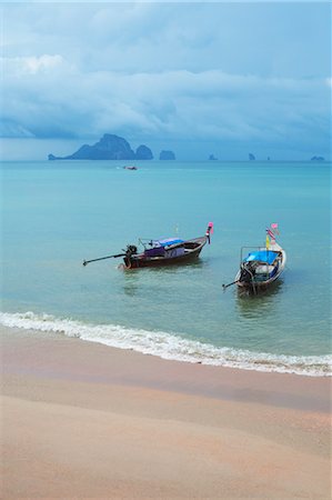 dk & dennie cody - Bateaux à Ao Nang Beach, Krabi, Thaïlande Photographie de stock - Rights-Managed, Code: 700-03696962