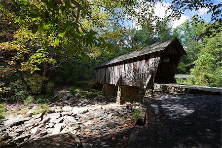 Pisgah überdachte Brücke, Randolph County, North Carolina, USA Stockbilder - Lizenzpflichtiges, Bildnummer: 700-03698293