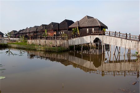 Hôtel sur le lac Inle, État Shan, au Myanmar Photographie de stock - Rights-Managed, Code: 700-03692014