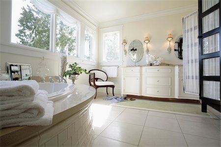 Spacious Bathroom in Home Fotografie stock - Rights-Managed, Codice: 700-03720028