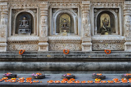 escultura a relieve - Fleur des offrandes au Temple de la Mahabodhi, Bodh Gaya, District de Gaya, Bihar, Inde Photographie de stock - Rights-Managed, Code: 700-03737491