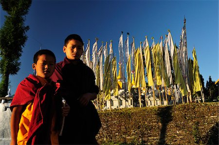 Jeunes moines bouddhistes, monastère de Sanga Choeling, Pelling, ouest du Sikkim, Sikkim, Inde Photographie de stock - Rights-Managed, Code: 700-03737848