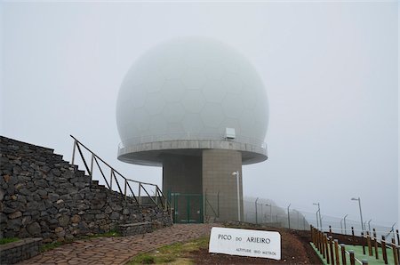 estaciones meteorológicas - Weather Station on Pico do Arieiro, Madeira, Portugal Foto de stock - Con derechos protegidos, Código: 700-03737929