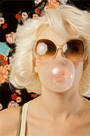 portraits kitschy - Close-Up of Woman Chewing Gum Stock Photo - Rights-Managed, Code: 700-03738027