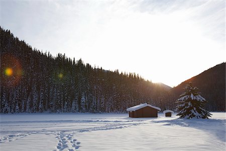 frieren - Kabine auf Lightning Lake, E. C. Manning Provincial Park, British Columbia, Kanada Stockbilder - Lizenzpflichtiges, Bildnummer: 700-03738780