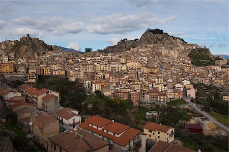 densely populated city buildings - Mountain Town of Nicosia, Sicily, Italy Stock Photo - Rights-Managed, Code: 700-03738981