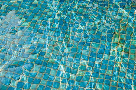 Blue Tiles at Bottom of Swimming Pool Foto de stock - Con derechos protegidos, Código: 700-03739471