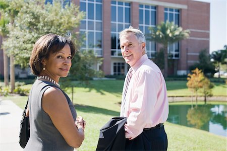 senior office - Business People in front of Building Foto de stock - Con derechos protegidos, Código: 700-03762662