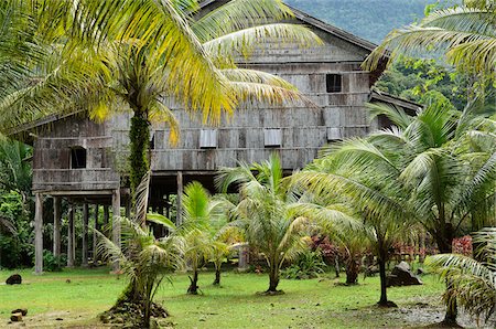 Maison Melanau Tall, Village culturel de Sarawak, Santubong, Sarawak, Bornéo, Malaisie Photographie de stock - Rights-Managed, Code: 700-03805301