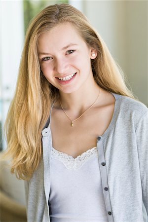 Portrait d'adolescente Photographie de stock - Rights-Managed, Code: 700-03814703
