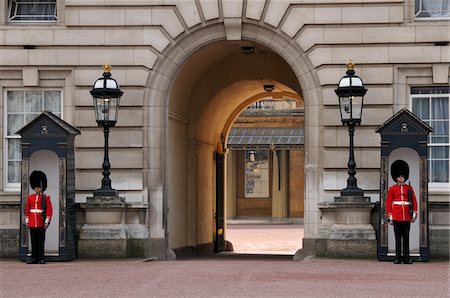 Garde de la Reine à Buckingham Palace, Londres, Angleterre Photographie de stock - Rights-Managed, Code: 700-03836373