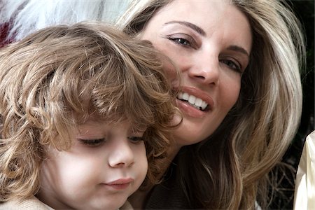 rizado - Close-Up of Mother and Son Foto de stock - Con derechos protegidos, Código: 700-03849045