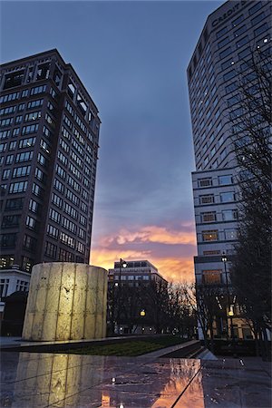 evening city - Isle of Dogs, Canary Wharf, London, England, UK Stock Photo - Rights-Managed, Code: 700-03865234