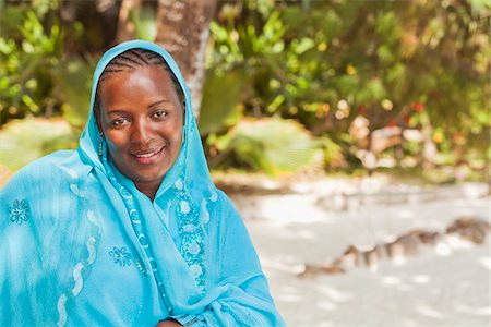 Portrait of Woman Wearing Headscarf Foto de stock - Con derechos protegidos, Código: 700-03865393