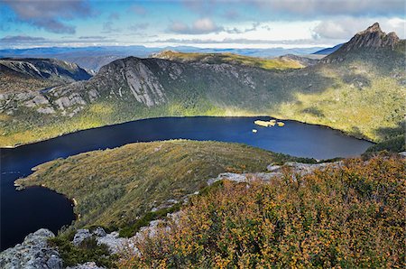 pictures of land and vegetation - Cradle Mountain and Dove Lake, Cradle Mountain-Lake St Clair National Park, Tasmania, Australia Stock Photo - Rights-Managed, Code: 700-03907038
