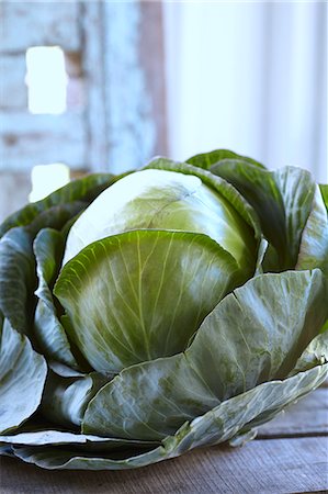 Fresh White Cabbage On Wooden Box Stock Photo - Rights-Managed, Code: 824-07310362