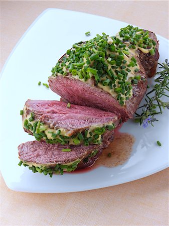 découpage - Lamb rump with a herb crust Photographie de stock - Rights-Managed, Code: 824-07585995