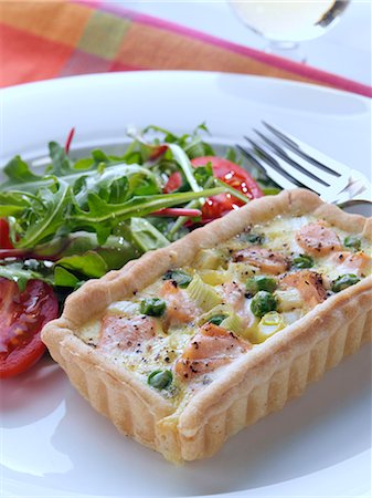 simsearch:824-07585900,k - Salmon quiche with rocket salad Stockbilder - Lizenzpflichtiges, Bildnummer: 824-07585997